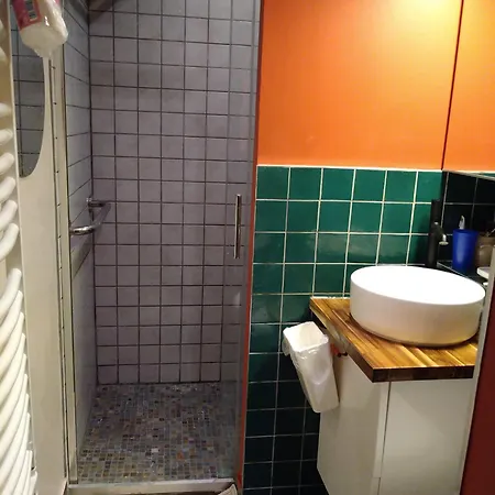 Meublee Confort 13 * Paris